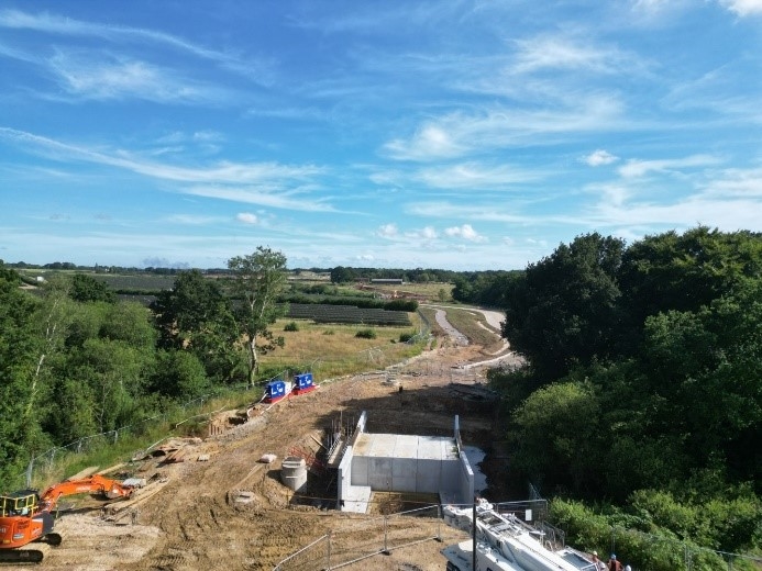 Construction begins on the 5 bridges forming part of the site’s link road